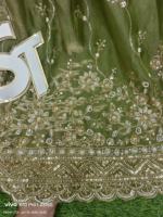 Tissu en soie séquencé fabriqué à la main de qualité supérieure idéal pour la fabrication de vêtements et de robes de créateurs pour femmes à partir d'Inde