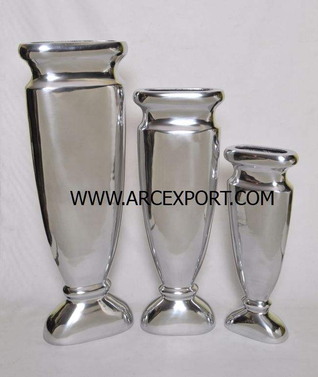 สีเทาเข้ม