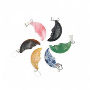 Pendentif en quartz rose naturel plaqué or 14 carats, sculpté à la main, forme de croissant de lune, pierre précieuse pour collier et fabrication de bijoux - Product Image 4