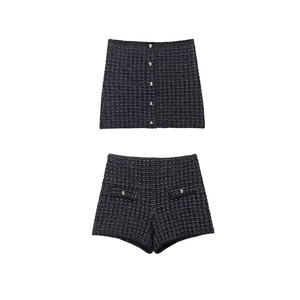 ชุดเสื้อยืดแขนสามส่วนคอกลมและกางเกงขาสั้นแฟชั่นฤดูร้อนสำหรับผู้หญิง สไตล์เรียบง่าย ลำลอง หลวม ทันสมัย ชุดสองชิ้นสีพื้น - Product Image 3