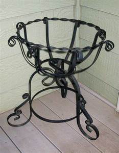 Support de plante forgé en métal de forme ronde noire de haute qualité support de Pot de fleur coloré avec des caractéristiques de conception - Product Image 2