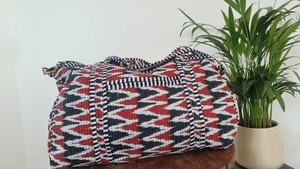 Le Souvenirs Sac de sport tactique en coton imprimé de blocs fait à la main Weekender Sport Ceinture détachable de grande capacité Fermeture à glissière Rouge - Product Image 6