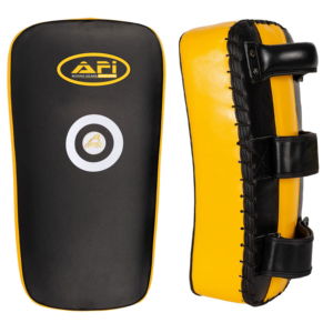 Almohadillas de entrenamiento de Kickboxing MMA de cuero genuino hechas a medida Diseño OEM de logotipo privado para Muay Thai Kicking & Blocking - Product Image 6