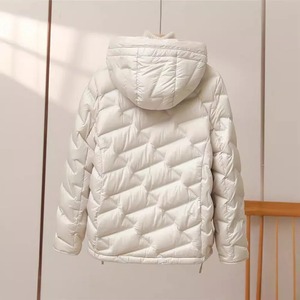 Nouveau léger blanc femmes court à capuche doudoune femme épais chaud coupe-vent Parka veste chaude - Product Image 6