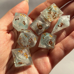 Juego de Dados de Resina con Brillantina de Colores |   Dados Poliédricos Personalizados con Bordes Afilados para Juegos de Rol - Product Image 6