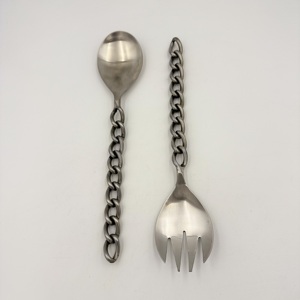 Ensemble de 2 serveurs à salade élégants en acier inoxydable argenté vintage, design minimaliste artisanal, couverts parfaits comme cadeau unique - Product Image 3