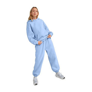 Ensemble de survêtement deux pièces de qualité supérieure avec logo personnalisé, imprimé, fermeture éclair, pantalon de survêtement à jambes larges et haut court à capuche pour femmes - Product Image 4
