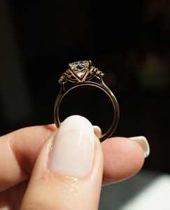 แหวนเพชรสำหรับผู้หญิงประดับอัญมณีงานแต่งสีเงิน - Product Image 2