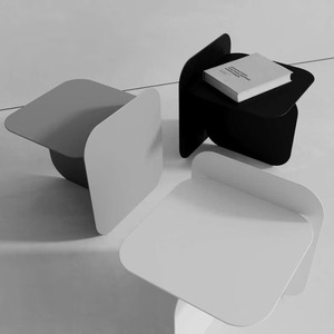 Meilleure vente Table d'appoint extérieure en aluminium durable avec finition résistante aux intempéries pour balcon ou jardin disponible à la vente - Product Image 3