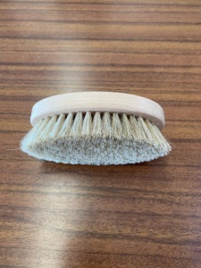 Brosse corporelle sèche en bois NATURAE DONUM, toucher doux pour peaux délicates, poils de cheval de 25 mm, sans cruauté, 12x6,5 cm, personnalisable - Product Image 5