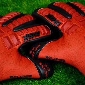 Guantes de portero de cuero de grado profesional de alta calidad Diseño personalizado para deportes al aire libre Etiqueta privada - Product Image 1