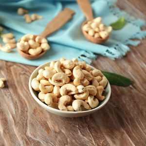 Mejor Precio en Nueces de Anacardo Frescas, Naturales y Saludables para Consumo Diario, Suministro a Granel para Negocios de Alimentos, Exportación y Venta al por Mayor - Product Image 3