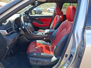 TOYOTA HIGH-LANDER XSE AWD 2023 USADO EN BUEN ESTADO, COLOR PLATEADO CELESTE METÁLICO, SUV CROSSOVER - Product Image 4