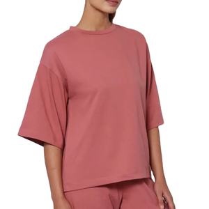 Camiseta Extra Grande para Mujer de Pakistán, Estilo Cómodo y Fresco, Casual, Talla Grande, Diseño Sólido con Logotipo Estampado en Relieve - Product Image 2