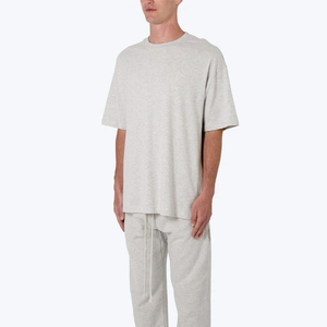 เสื้อยืดผู้ชายสีเทาอ่อนทรงโอเวอร์ไซส์ แขนสั้น ผ้าฝ้าย สไตล์ลำลอง สตรีทแวร์ รับสกรีนโลโก้ เสื้อออกกำลังกาย ทรงหลวมใส่สบาย - Product Image 2