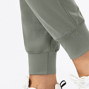 กางเกงเอวระดับพรีเมียมของผู้หญิงเอวกลางสีแบบกำหนดเองสำหรับฤดูหนาวสวมใส่สบาย - Product Image 6