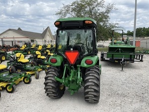 Tracteur utilitaire compact 3033R 24HP 2WD avec moteur et chargeur frontal, tracteur agricole à roues pour travaux sur le terrain et en cour - Product Image 4