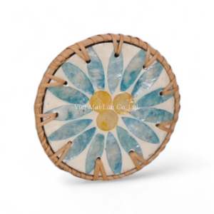 Posavasos Artesanal de Nácar con Detalle de Mimbre para Protección de Bebidas y Decoración de Interiores - Product Image 1