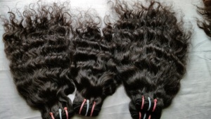 Extensiones de cabello crudo indio alineado con cutícula virgen 100% Paquetes de cabello humano sin procesar de onda suelta - Product Image 4