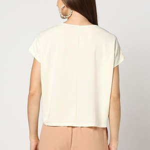 Camiseta de Mujer Personalizada de Alta Calidad con Bordado, Corte Ajustado, Cuello Redondo, para Damas - Product Image 3