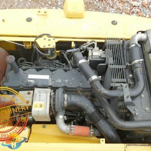 Excavadora Komatsu PC200-8N1 en Existencia, Maquinaria Usada, Motores a Bajo Precio - Product Image 1