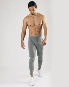 กางเกงวอร์มออกกำลังกายสั่งทำโลโก้ คุณภาพสูง ระบายอากาศได้ดี ผลิตในปากีสถาน พร้อมโลโก้ปักแบบดิสเทรส สำหรับทุกเพศ - Product Image 4