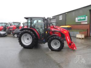 Tracteur à roues motrices 4x4 Massey Ferguson 4709M 2024, moteur diesel neuf, 40-180 CV - Product Image 6