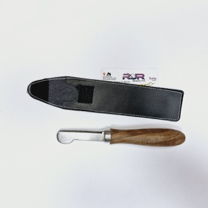 Couteau à dénuder professionnel extra fin pour chiens et animaux de compagnie, manche rond en bois avec lame en acier inoxydable (droitier) - Product Image 5