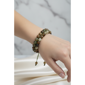 Pulsera de Macramé de Doble Hilera con Granate Tsavorite de 8mm y Piedras Naturales - Product Image 4