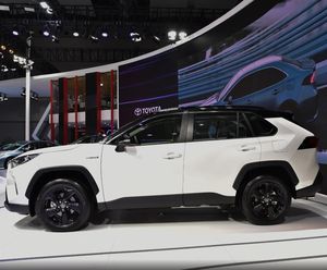 Auto de Gasolina 2025 en Oferta para Toyota RAV4 2.0L 4WD SUV <span class=keywords><strong>Corolla</strong></span> Cross, Auto de Combustible de Lujo de Alta Calidad Apto para Adultos - Product Image 4