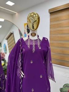 Nouvel ensemble Kurti-Sarara moderne de créateur en faux soie Georgette brodée à séchage rapide avec col à sequins, comprenant un haut, un pantalon palazzo et un dupatta, motif renard, pour soirée - Product Image 2