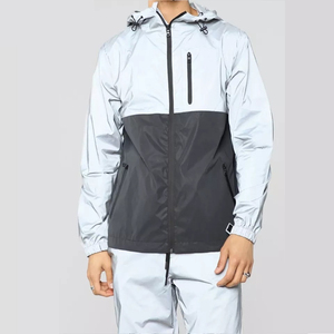 OEM personalizado conjuntos de los hombres de peso ligero de la calle de nylon chándal cortavientos conjunto de pantalones cortos para hombres - Product Image 6