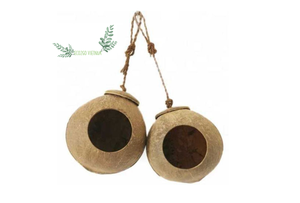 Maison de nid d'oiseau en coquille de noix de coco 100% naturelle artisanale avec échelle avec gravure laser Logo fabriqué par Eco2go Vietnam - Product Image 5
