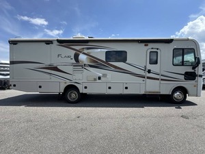 Fleetwood Flair 31W Usado del 2017 - Product Image 4