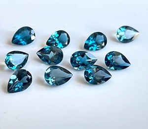 Topacio azul de Londres natural Corte de pera 7x9mm Facetado-Topacio azul de Londres Suelto - Product Image 4