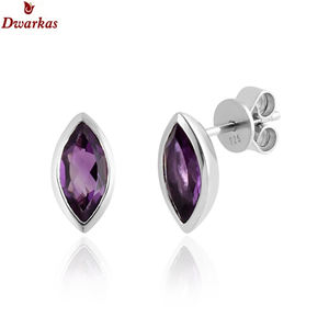 Boucles d'oreilles élégantes au design classique, en argent sterling 925, avec pierre précieuse ovale en topaze bleue, pour la fabrication en gros et l'exportation - Product Image 5