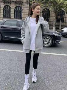 Vente en gros Fashion Crop Hoodies Vêtements pour femmes Printemps Sweat à capuche à manches longues pour femmes logo - Product Image 3