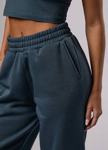 Nouveau design de vêtements de sport personnalisés Pantalon de survêtement pour femme en coton mélangé bleu gris Pantalon et pantalon de survêtement pour femme en tissu doux - Product Image 3