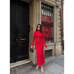 missJANELL Robe longue élégante en tissu scuba rouge pour femme avec mélange de Lycra, robe de soirée longue formelle pour occasions spéciales - Product Image 1