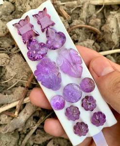 Cabochon en améthyste naturelle sculptée, pierre précieuse de couleur violet foncé, brillance parfaite, idéal pour la création de bijoux artistiques, la guérison et la collection - Product Image 1