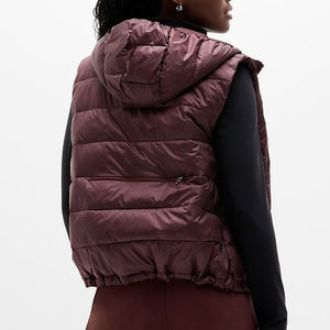 Veste matelassée chaude en gros pour hommes, veste matelassée sans manches à capuche, veste matelassée légère et brillante pour femmes - Product Image 4