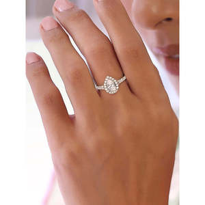 Anillo en forma de pera de plata 925 con diamante americano de 1 quilate - Product Image 1