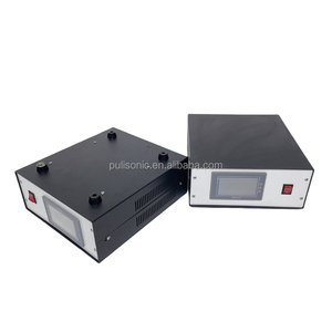 Generador ultrasónico de 20kHz 2000W para máquinas de soldadura y corte de plástico - Product Image 2