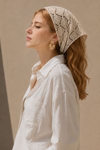 Pañuelo de Punto Perforado Texturizado Suave de Algodón para Mujer, Elegante y Cómodo - Product Image 3
