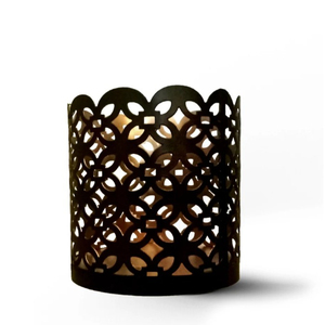 Porte-bougie votif en fer noir mat au design moderne avec un motif en treillis complexe pour la décoration de la maison et les cadeaux - Product Image 1
