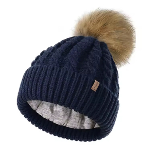 Haute qualité 100% coton Bobble Beanie chapeaux pour femmes hiver chaud épais tricot Logo personnalisé fausse fourrure Pom Pom 3D broderie - Product Image 6