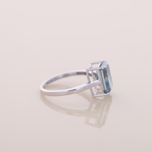 Anillo de Compromiso de Lujo para Mujer con Diamante Azul Cultivado en Laboratorio de Corte Radiante de 3.73Ct, Chapado en Rodio sobre Oro Blanco/Amarillo/Rosa de 14K |   Alto - Product Image 3
