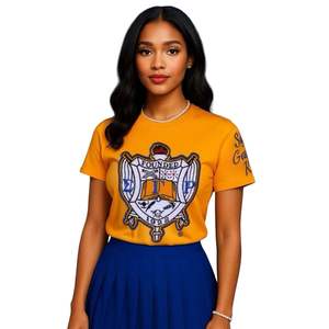 SGRho Shield Chenille Tee Ropa de hermandad griega Logotipo de escudo bordado dorado Camiseta de algodón Premium Ropa de estilo universitario - Product Image 1