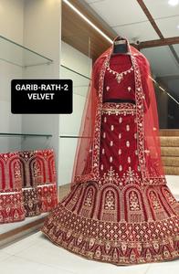 Ropa festiva ligera de terciopelo pastel Lehenga Choli para adultos con bordado minimalista para regalar DE LA India - Product Image 3