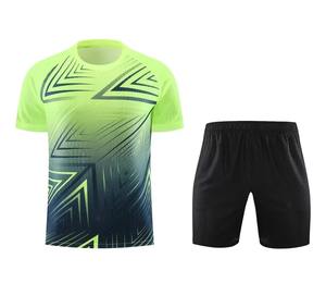 Venta al por mayor de kits de fútbol de alta calidad conjunto completo de fútbol de tamaño personalizado y diseño sublimación poliéster equipo de fútbol unisex - Product Image 4